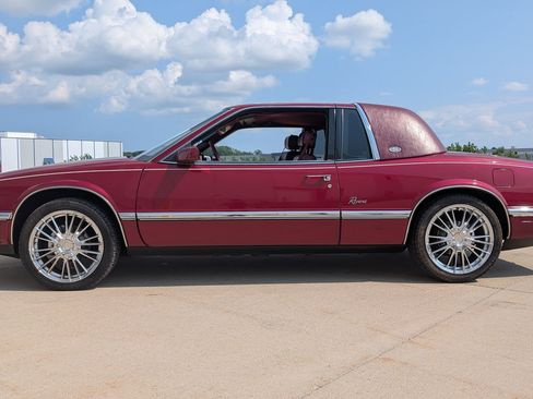 Used 1990 Buick Riviera Coupe FWD image 7