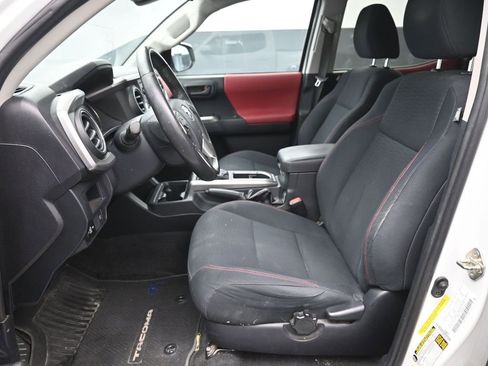 Used 2019 Toyota Tacoma SR5 image 19