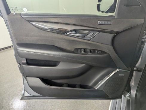 Used 2018 Cadillac Escalade Platinum image 14