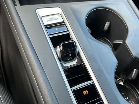 Certified 2025 Volkswagen Atlas Cross Sport SE image 19