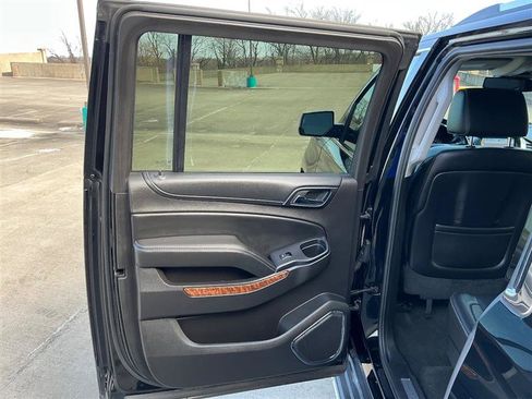 Used 2015 Chevrolet Suburban LTZ image 30