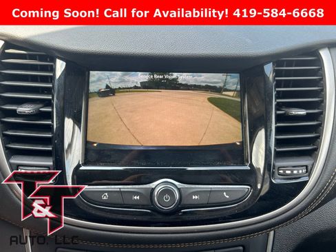 Used 2018 Chevrolet Trax LT w/ LT Convenience Package FWD image 13