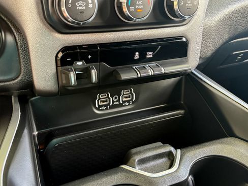 Used 2022 RAM 1500 Big Horn AWD/4WD image 33