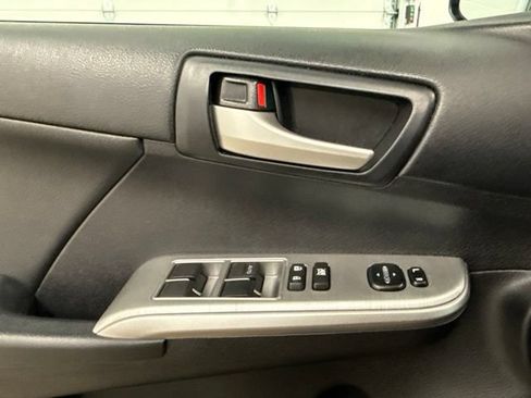 Used 2014 Toyota Camry SE FWD image 29