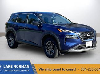 Used 2023 Nissan Rogue S FWD video 1