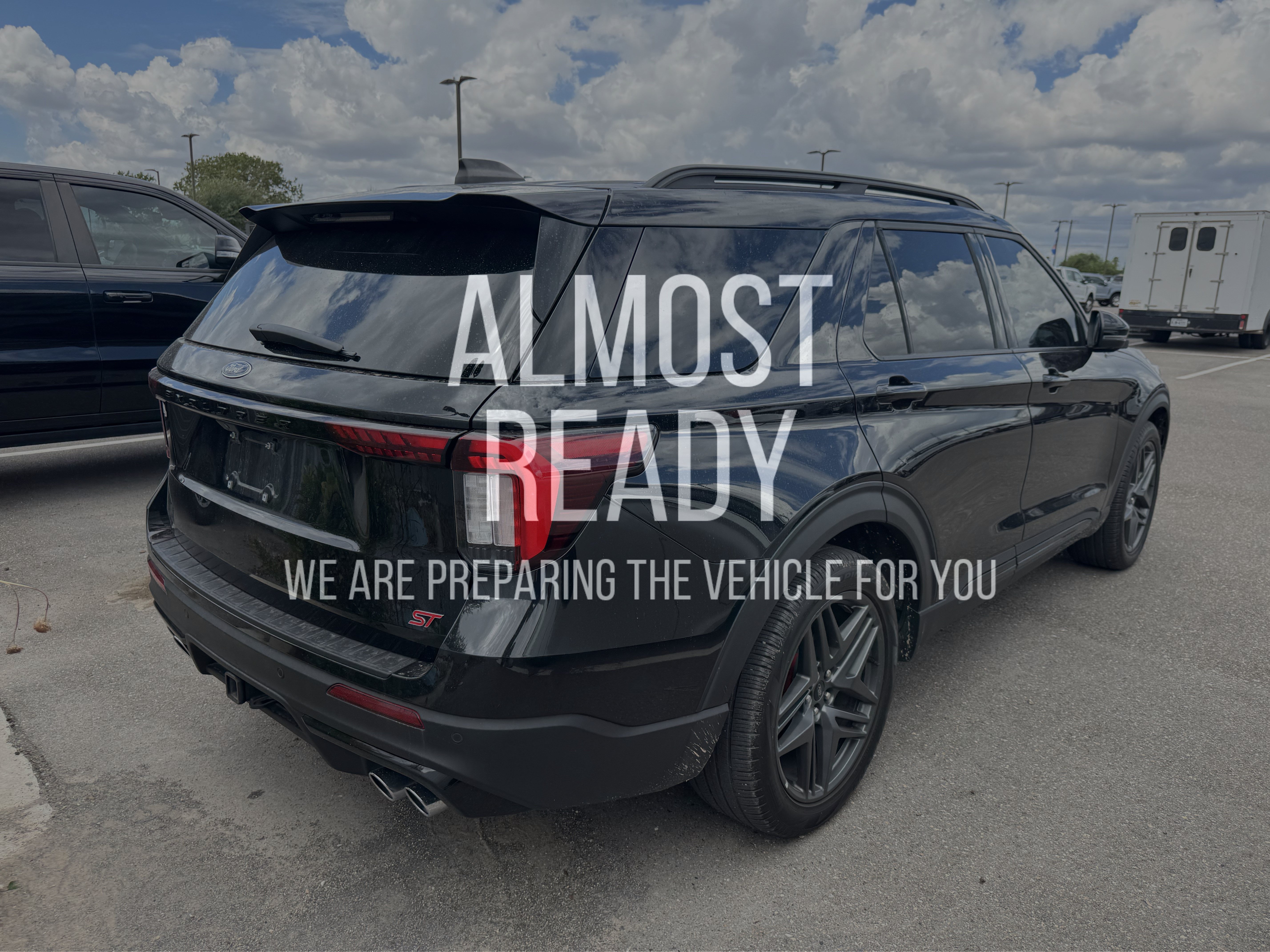 Used 2025 Ford Explorer ST w/ Sun And Sound Package AWD/4WD image 4