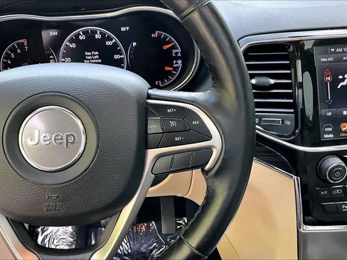 Used 2020 Jeep Grand Cherokee Limited w/ Luxury Group II AWD/4WD image 24