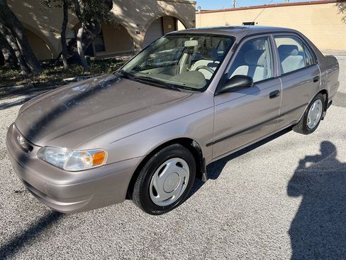 Used 2000 Toyota Corolla LE image 3
