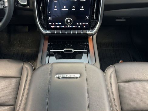 Used 2026 GMC Yukon Denali w/ Sun & Power Step Package AWD/4WD image 38