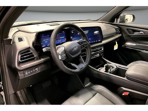New 2026 Chevrolet Traverse LT w/ Midnight/Sport Edition AWD/4WD image 7