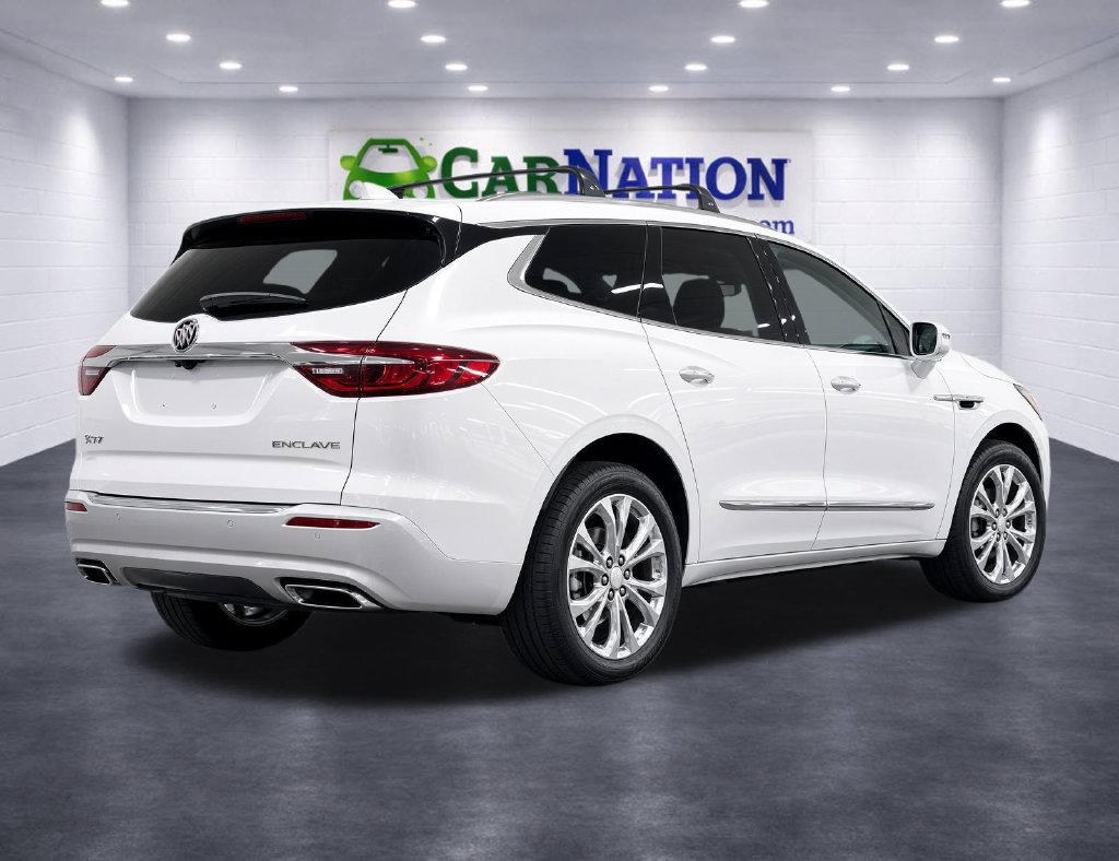 Used 2018 Buick Enclave Avenir w/ Avenir Technology Package AWD/4WD image 4