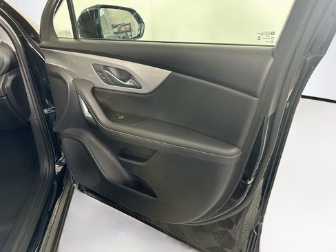 Used 2025 Chevrolet Blazer LT AWD/4WD image 29