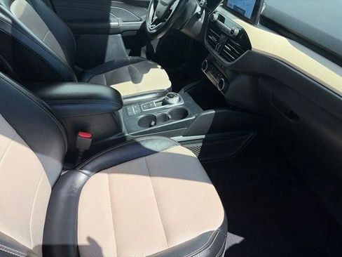 Used 2022 Ford Escape Titanium w/ Titanium Elite Package AWD/4WD image 45