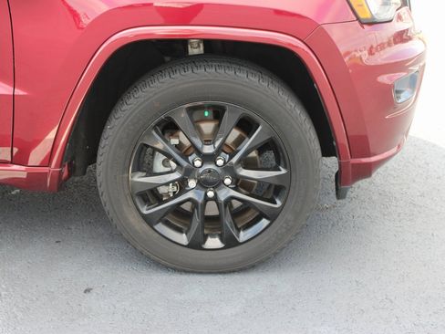 Used 2021 Jeep Grand Cherokee Laredo X image 26