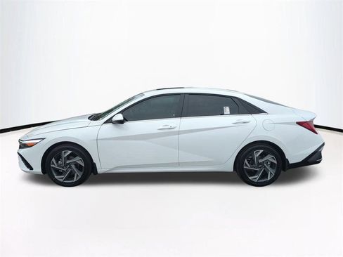 New 2026 Hyundai Elantra Limited FWD image 8
