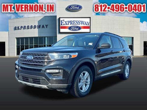 Used 2024 Ford Explorer XLT w/ Equipment Group 202A image 2