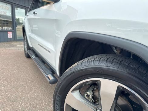 Used 2015 Jeep Grand Cherokee Limited w/ Luxury Group II AWD/4WD image 44