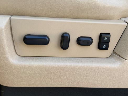 Used 2012 Ford F150 Lariat w/ Lariat Plus Pkg AWD/4WD image 24