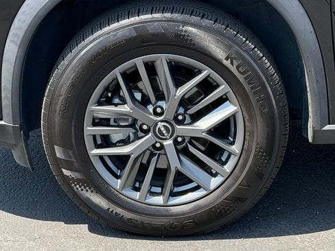 Used 2024 Nissan Rogue S FWD image 12