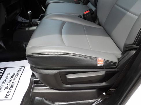 Used 2024 RAM 3500 Tradesman w/ Chrome Appearance Group AWD/4WD image 18