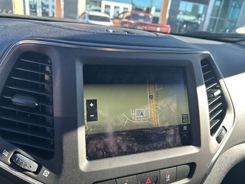 Certified 2023 Jeep Cherokee Altitude Lux w/ Lux Elite Package image 15