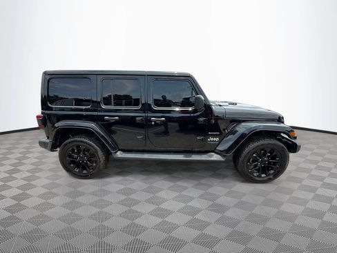 Used 2022 Jeep Wrangler Unlimited Sahara w/ Cold Weather Group AWD/4WD image 5