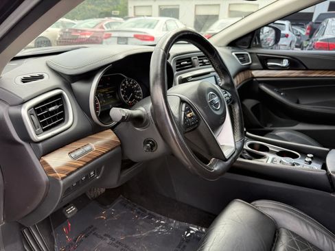 Used 2016 Nissan Maxima Platinum w/ Interior Lighting Package FWD image 17