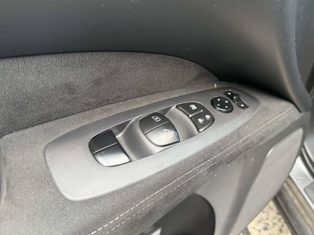 Used 2015 Nissan Pathfinder SV w/ Cargo Package FWD image 21