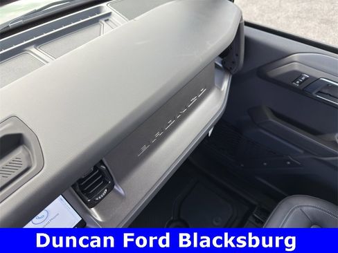 New 2025 Ford Bronco Badlands image 31