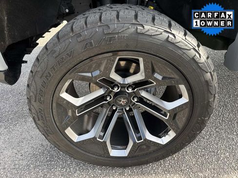 Used 2023 GMC Sierra 1500 AT4 w/ AT4 Premium Package image 11