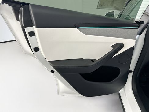 Used 2026 Tesla Model Y Long Range image 26