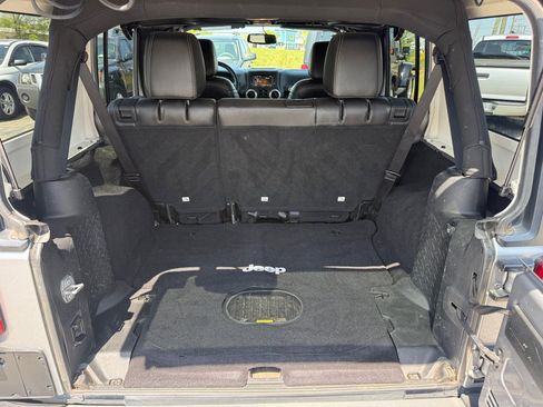 Used 2017 Jeep Wrangler Unlimited Sahara w/ Dual Top Group image 15