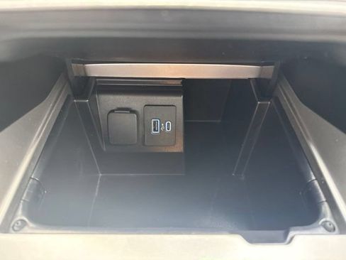 Used 2021 Ford Explorer 2WD image 27