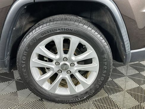 Used 2017 Jeep Grand Cherokee Limited image 34