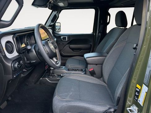 Used 2024 Jeep Wrangler Unlimited AWD/4WD image 9