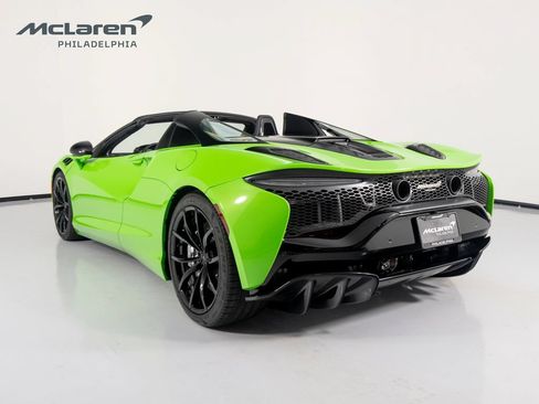 Used 2025 McLaren Artura Spider RWD image 4