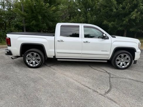 Used 2017 GMC Sierra 1500 Denali w/ Denali Ultimate Package AWD/4WD image 3