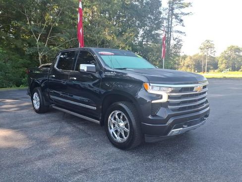 Used 2023 Chevrolet Silverado 1500 High Country w/ High Country Premium Package AWD/4WD image 1