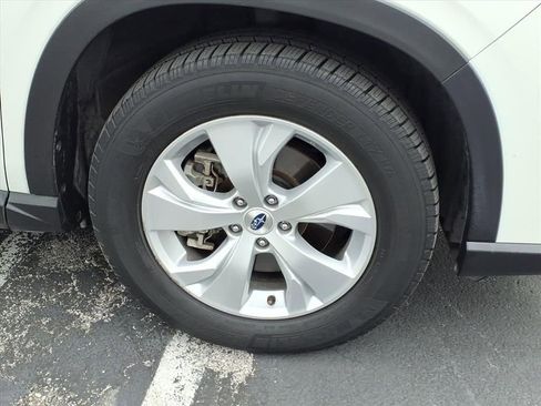 Used 2019 Subaru Ascent 8-Passenger AWD/4WD image 16