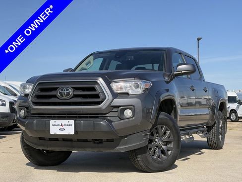 Used 2023 Toyota Tacoma TRD Sport image 2