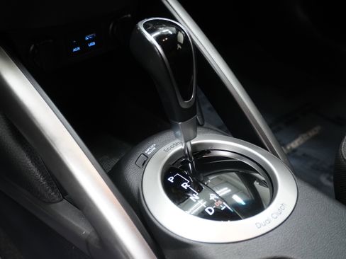 Used 2017 Hyundai Veloster Value Edition image 21