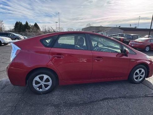 Used 2014 Toyota Prius Three image 7