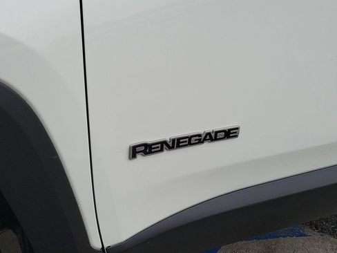 Used 2023 Jeep Renegade Latitude image 22