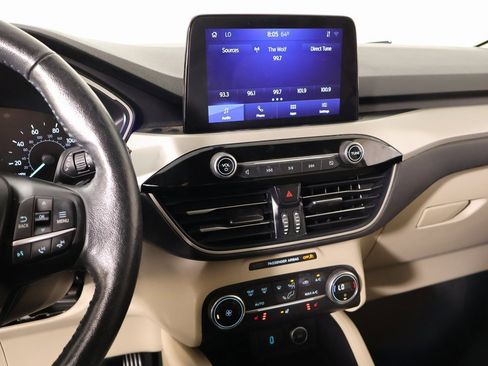 Used 2020 Ford Escape SEL image 5