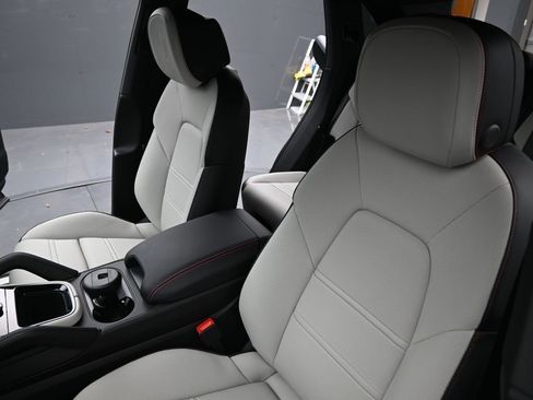 New 2026 Porsche Cayenne image 5