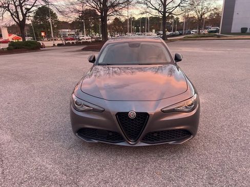 Used 2019 Alfa Romeo Giulia w/ Nero Edizione image 8