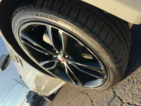 Used 2016 Jaguar XF R-Sport image 16