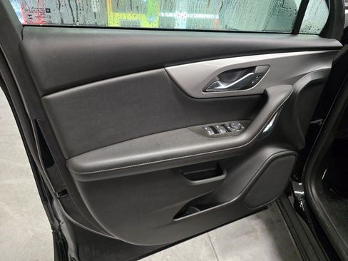 Used 2025 Chevrolet Blazer LT FWD image 13