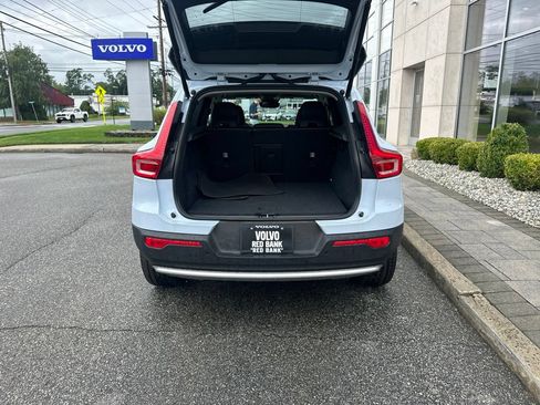 Used 2025 Volvo XC40 B5 Core AWD/4WD image 5