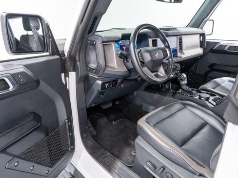 Used 2025 Ford Bronco Outer Banks AWD/4WD image 12